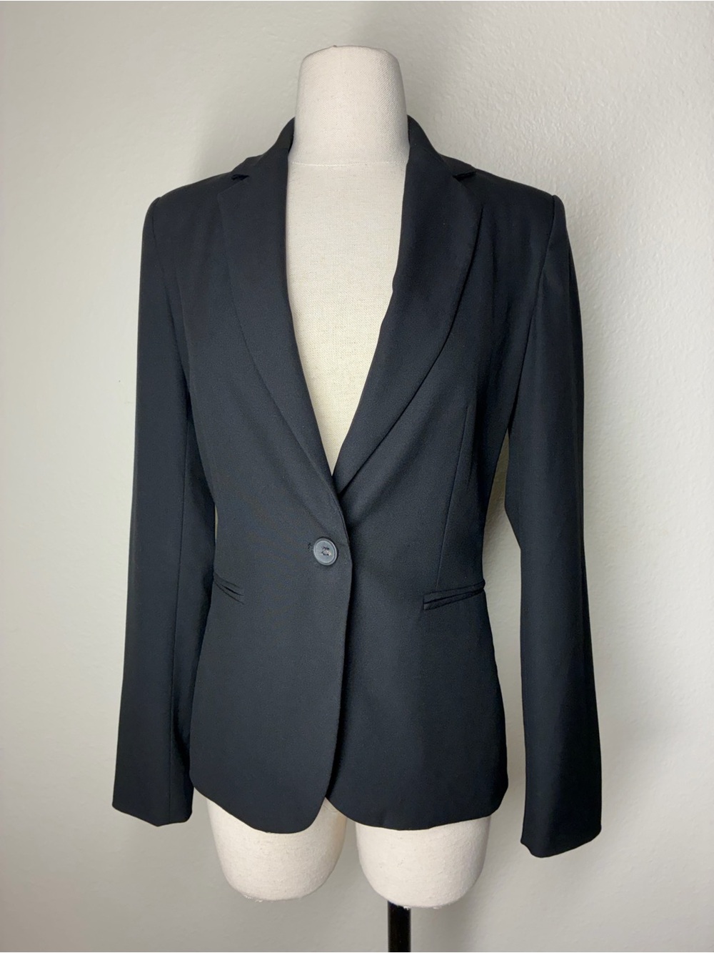 Zara Basic Black Women's Single-Button Blazer, size 2
